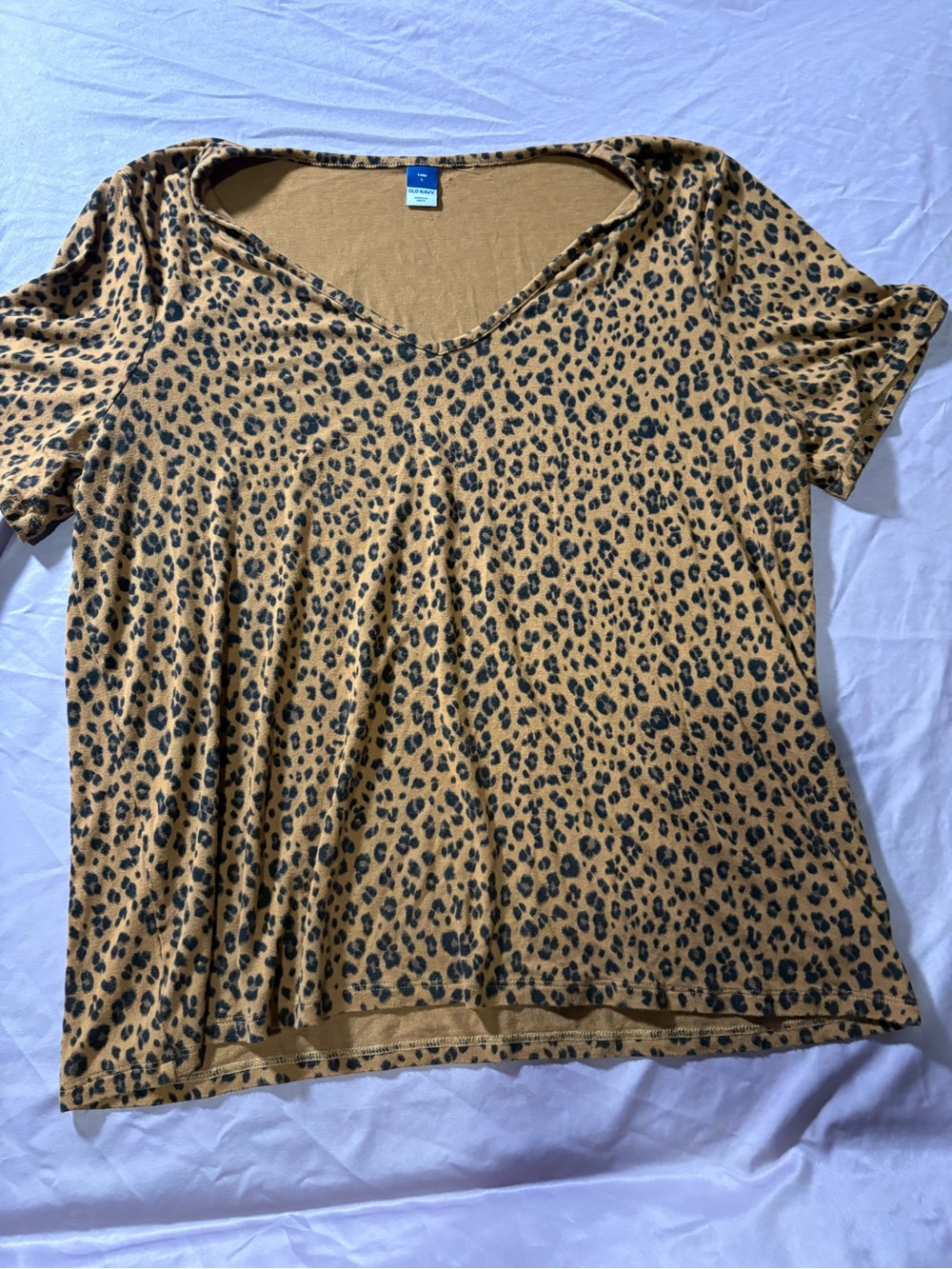 Old Navy Women's Leopard V-Neck Tee - Tan & Black